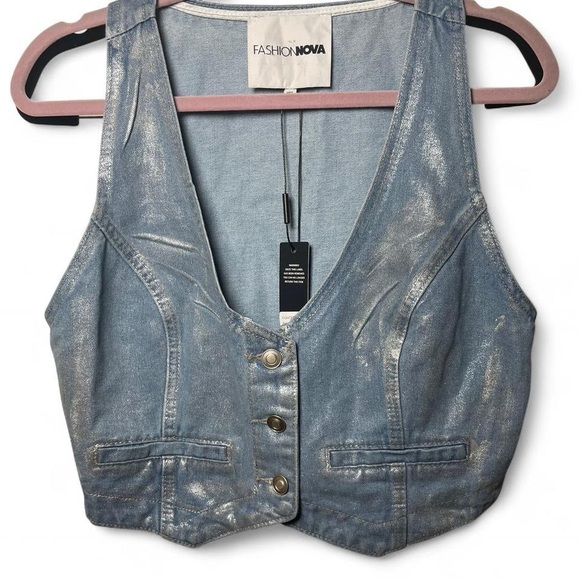 Fashion Nova Light Blue Denim Crop Top - Picture 2 of 8